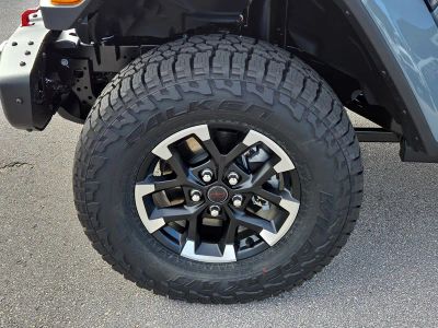 2026 Jeep Gladiator — photo 11 view