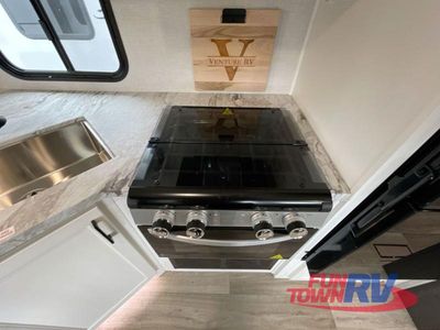 2025 Venture RV Stratus - Photo 13