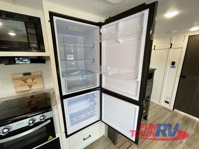 2025 Venture RV Stratus - Photo 16