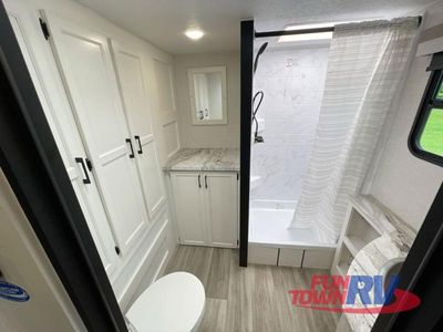 2025 Venture RV Stratus - Photo 24