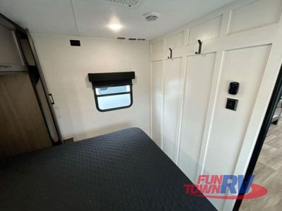 2025 Venture RV Stratus - Photo 32