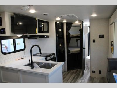 2025 Jayco Jay Feather - Photo 8