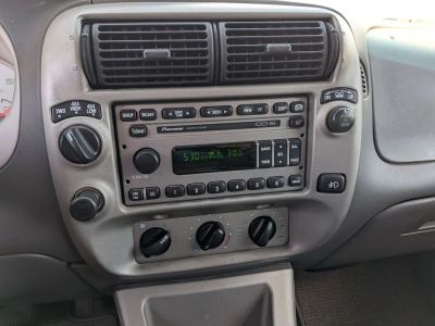 2001 Ford Explorer Sport Trac - Photo 23