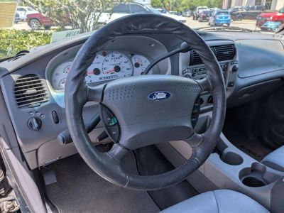 2001 Ford Explorer Sport Trac - Photo 24