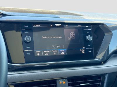 2022 Volkswagen Taos — photo 30 view