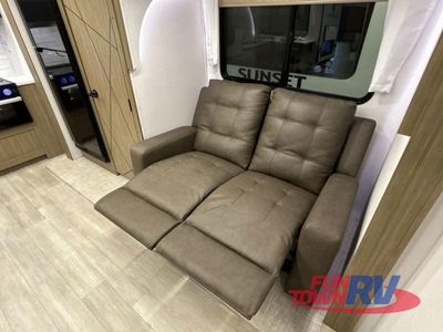2025 Forest River RV Wildwood - Photo 32
