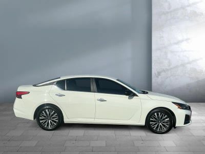 2025 Nissan Altima — photo 7 view