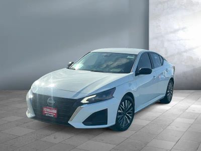 2025 Nissan Altima — front three-quarter view