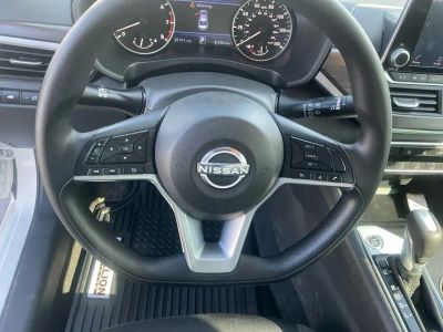 2025 Nissan Altima — photo 13 view