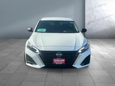 2025 Nissan Altima — side profile view