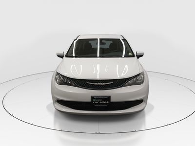 2022 Chrysler Voyager - Photo 2
