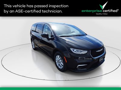 2024 Chrysler Pacifica Touring L FWD — front three-quarter view