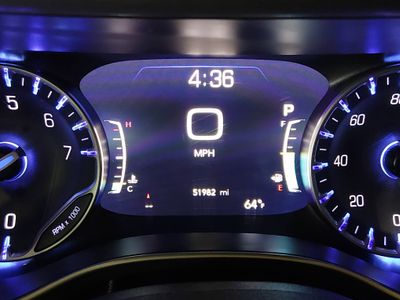 2024 Chrysler Pacifica — photo 14 view