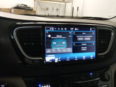 2024 Chrysler Pacifica — photo 18 view