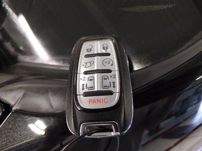 2024 Chrysler Pacifica — photo 15 view