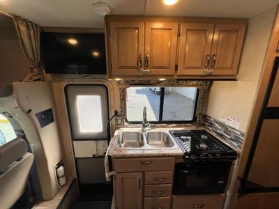 2018 Thor Motor Coach Four Winds Sprinter - Photo 12
