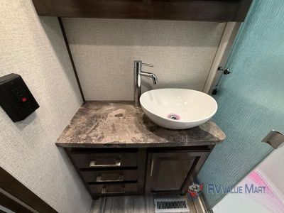 2022 Dutchmen RV Voltage - Photo 27