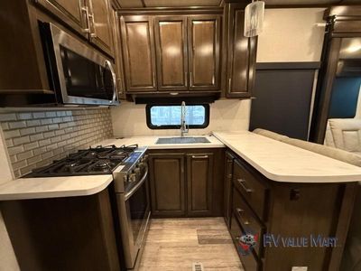 2022 Dutchmen RV Voltage - Photo 18