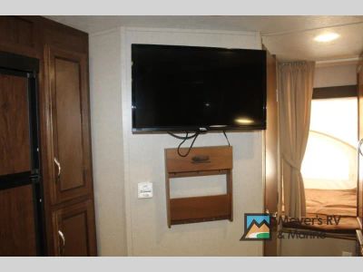 2017 Coachmen RV Freedom Express - Photo 19