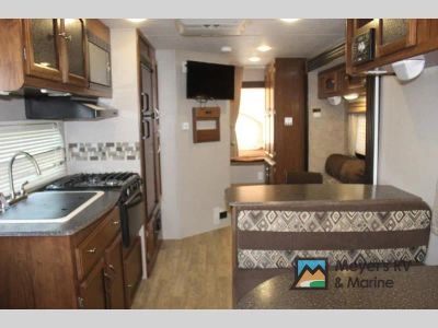 2017 Coachmen RV Freedom Express - Photo 10