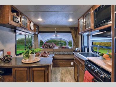2017 Coachmen RV Freedom Express - Photo 43