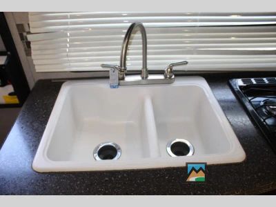 2017 Coachmen RV Freedom Express - Photo 22