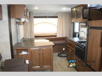 2017 Coachmen RV Freedom Express - Photo 11