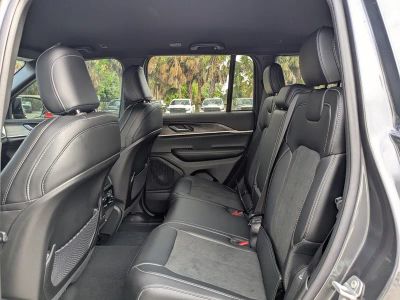 2026 Jeep Grand Cherokee — photo 14 view