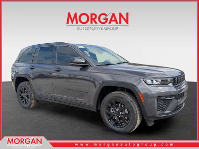 2026 Jeep Grand Cherokee Laredo Altitude in Gray — front three-quarter view