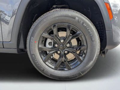 2026 Jeep Grand Cherokee — photo 10 view