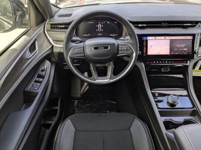 2026 Jeep Grand Cherokee — photo 17 view