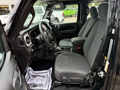 2026 Jeep Wrangler - Photo 15