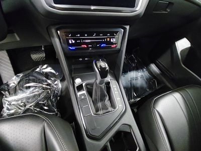 2024 Volkswagen Tiguan - Photo 13