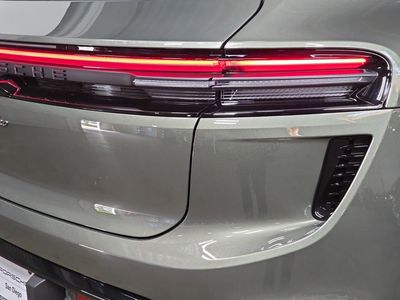 2026 Porsche Macan Electric - Photo 30
