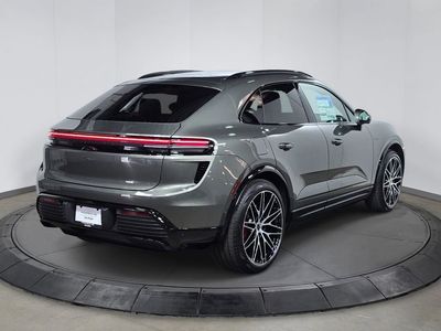 2026 Porsche Macan Electric - Photo 7