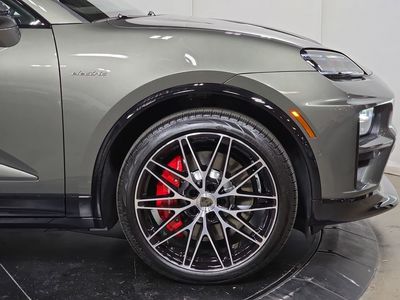 2026 Porsche Macan Electric - Photo 11