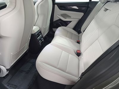 2026 Porsche Macan Electric - Photo 24