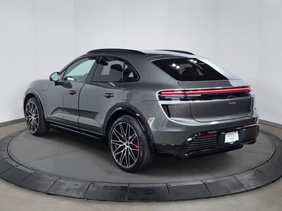 2026 Porsche Macan Electric - Photo 3