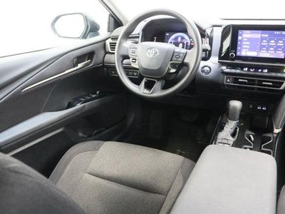 2025 Toyota Camry FWD - Photo 31