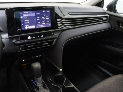 2025 Toyota Camry FWD - Photo 15