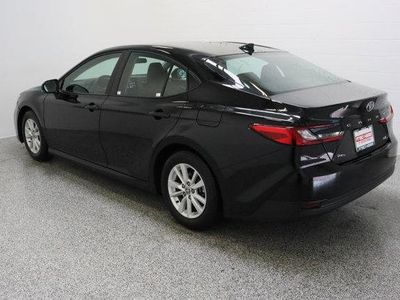 2025 Toyota Camry FWD - Photo 9