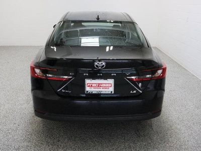 2025 Toyota Camry FWD - Photo 8