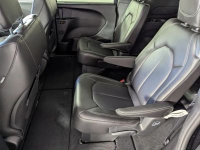 2026 Chrysler Pacifica — photo 14 view