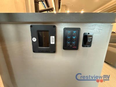 2027 Winnebago Navion - Photo 25