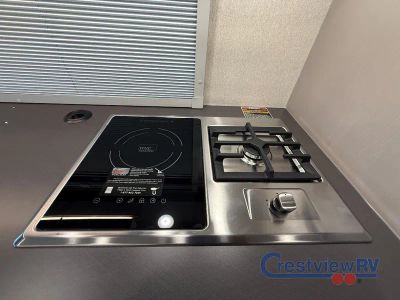 2027 Winnebago Navion - Photo 15