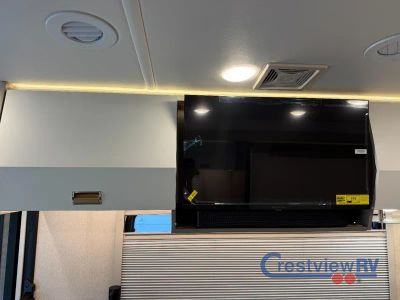 2027 Winnebago Navion - Photo 10
