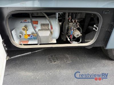 2027 Winnebago Navion - Photo 37