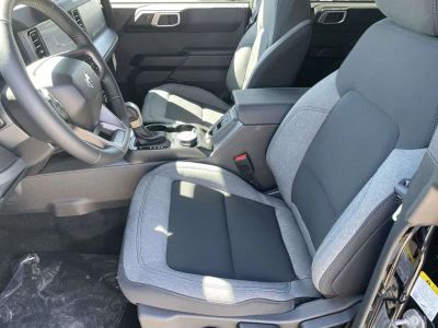 2026 Ford Bronco — photo 13 view