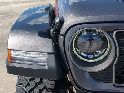 2026 Jeep Gladiator — photo 10 view