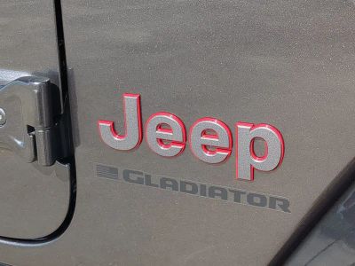 2026 Jeep Gladiator — photo 13 view
